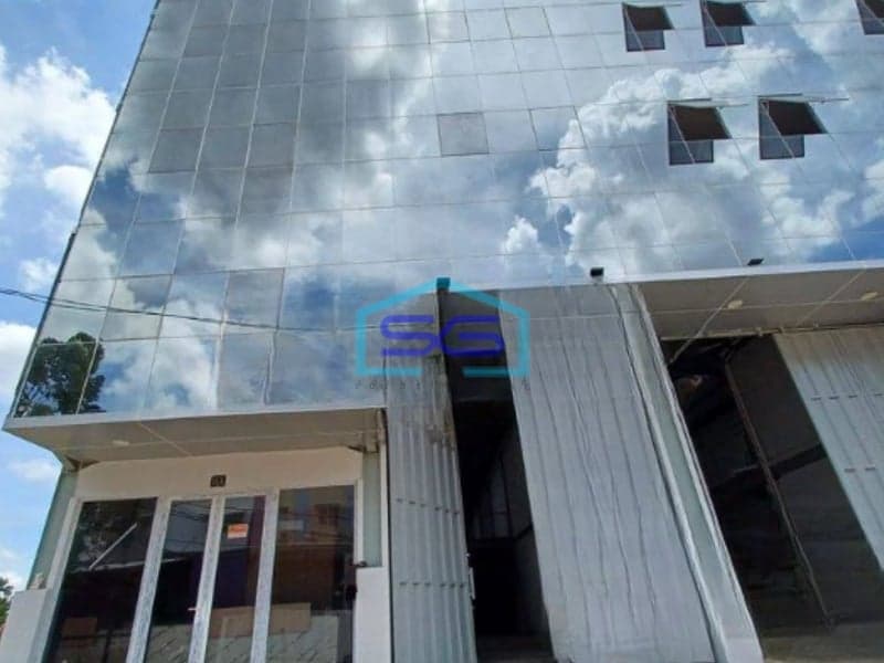 Disewakan Gudang Ada Lift Barang Luas Bangunan  687 m² di Kalideres Jakarta Barat