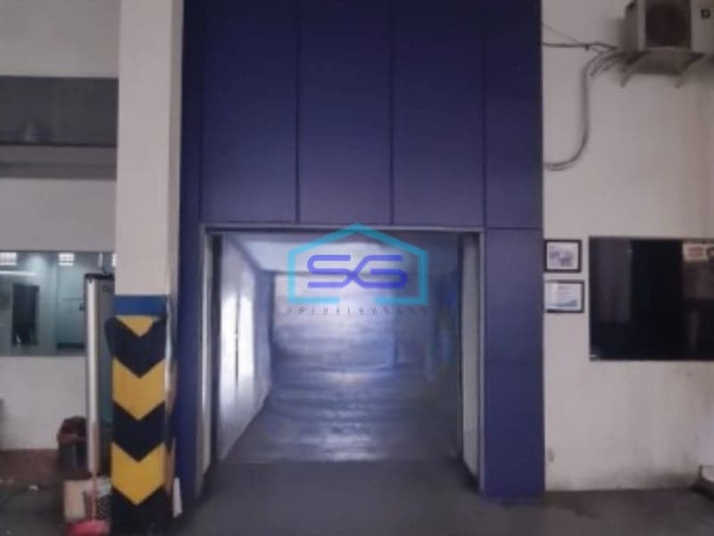 Disewakan Gedung Ruang Usaha Ex Showroom Mobil Di Depok Luas Bangunan 3000m2