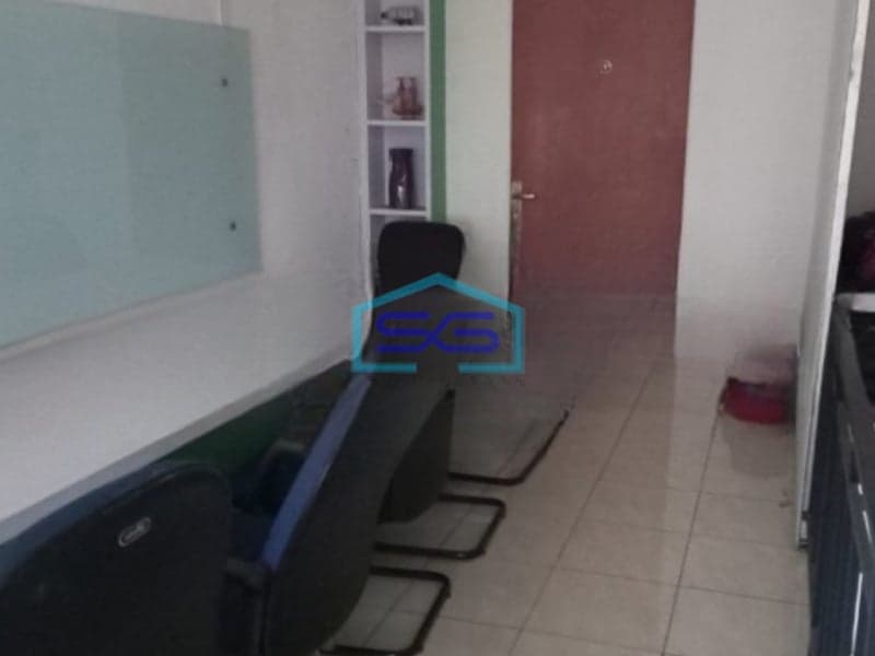 Dijual Cepat Ruko Luas Bangunan  240 m² Lokasi Strategis di Pegadungan Jakarta Barat