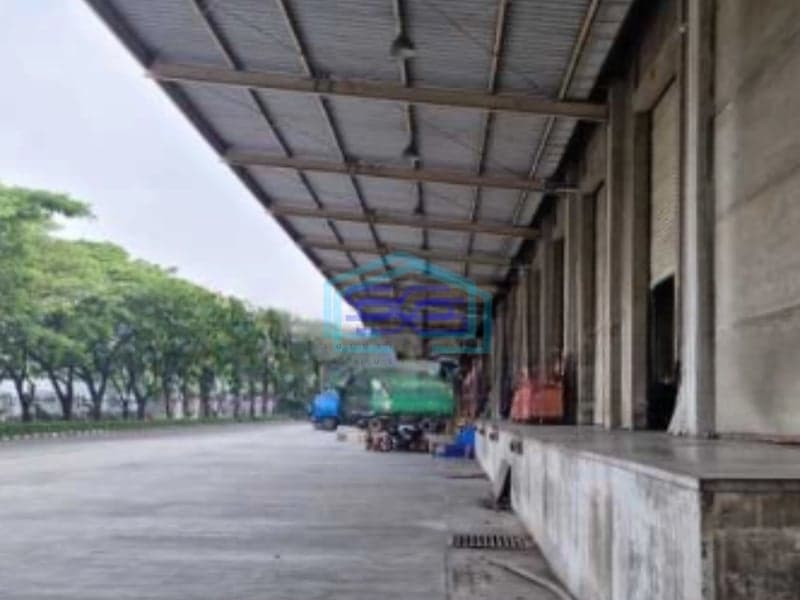 Disewakan Gudang Ada Loading Dock Luas Tanah 10000 m² Lokasi Cakung Jakarta Timur