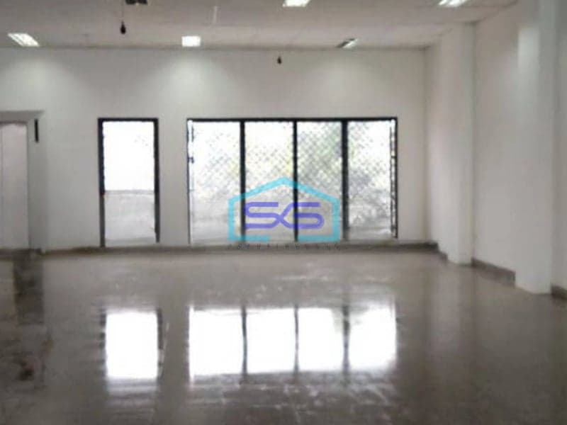 Disewakan Ruang Usaha di Kebayoran Baru Jakarta Selatan Luas Tanah 630 m²