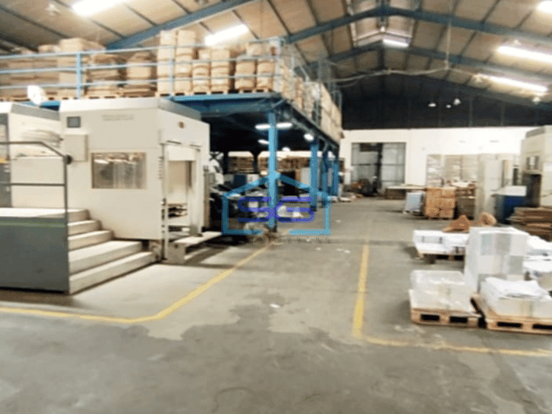 Dijual Gedung Kantor dan Gudang ex Pabrik di jln Raya Kletek Sidoarjo LT 10350m2