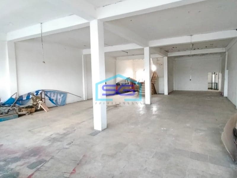 Disewakan Ruko di Jalan Mayjen H.M Ryacudu Ampera Simpang Flyover Palembang LB 780m2