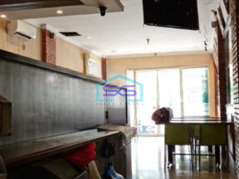 Disewakan Ruko 3 Lantai Luas Bangunan 300 m² Lokasi Siap Huni di Bekasi