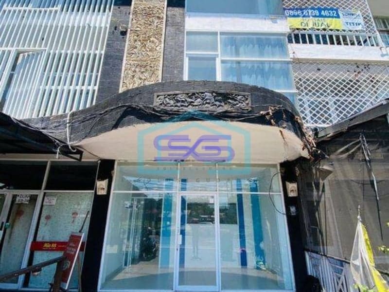 Disewakan Ruko 3 Lantai Dengan Banyak Partisi Ruang di Sanur, Denpasar