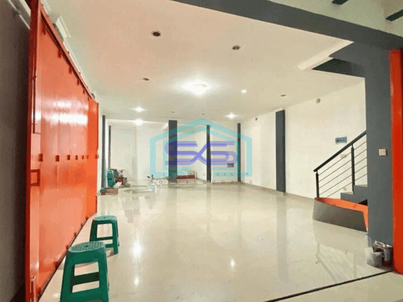 Disewa Ruko Main Road Luas Terawat Murah di Cikutra Kota Bandung