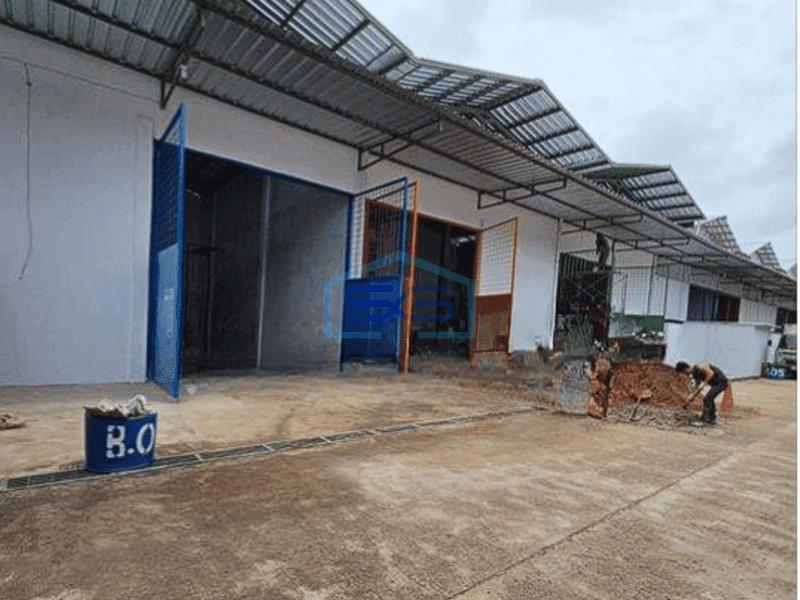 Disewakan gudang bagus dan baru di Kamal Lama
