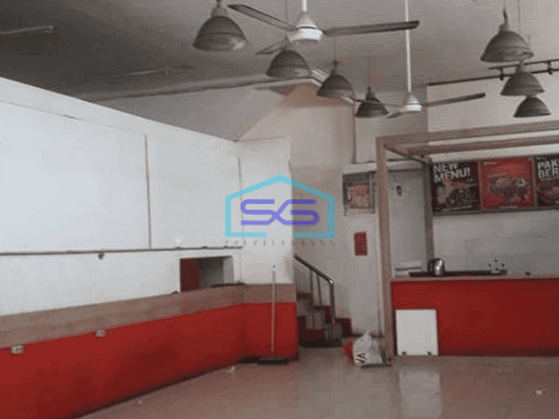 Disewakan Strategis Ruang Usaha 3 Lantai Ex Cafe Sayap Riau, Bandung