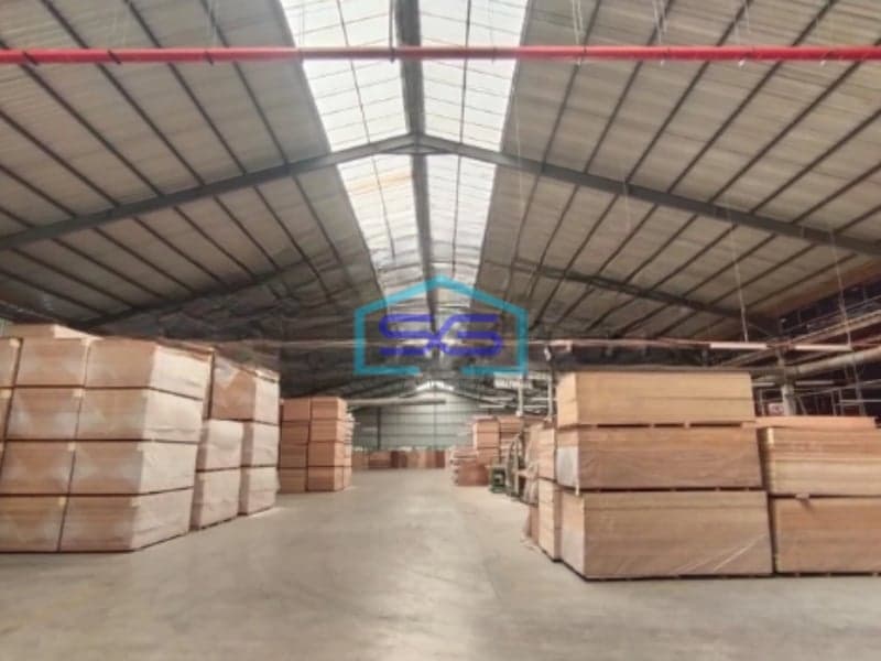 Dijual Pabrik Kayu Strategis dan SIap Pakai Di Jember Luas Bangunan  23604 m²