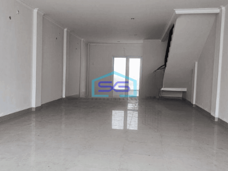 Disewakan Ruko Hadap Jalan Raya Karang Tengah Tangerang Luas Bangunan 870 m²