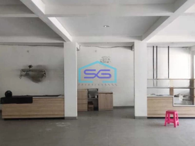 Disewakan Ruko Luas Tanah 300 m² 2 Lantai di Surabaya Kota