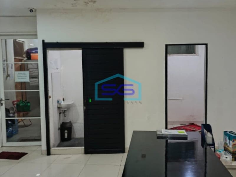 Dijual Ruko Di Kebayoran Baru Jakarta Selatan di Pinggir Jalan Utama LB 452m2