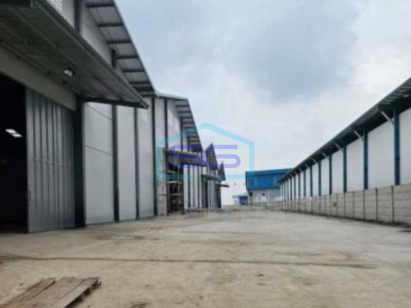 工业区仓库出租 战略位置 恩加利扬 三宝垄 建筑面积3600平方米