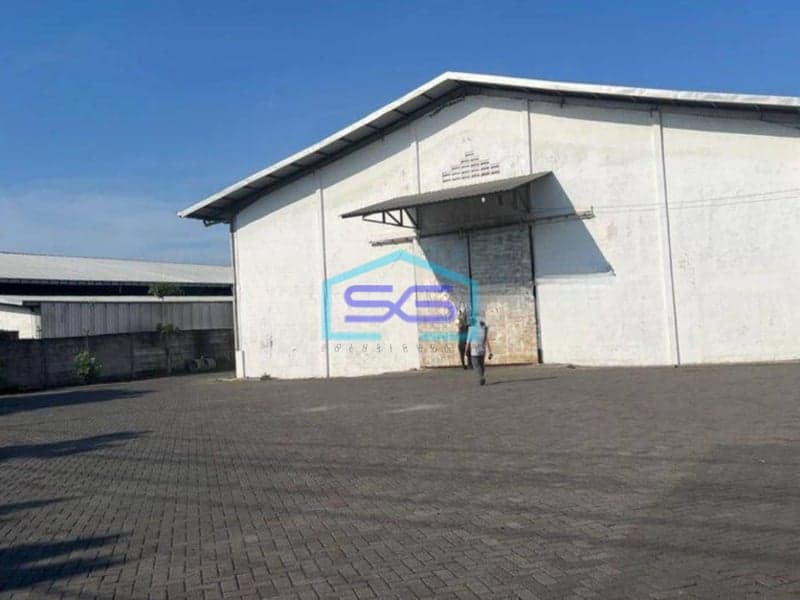 Disewakan Gudang di Raya Margomulyo Surabaya LB 2514m2 Bagus