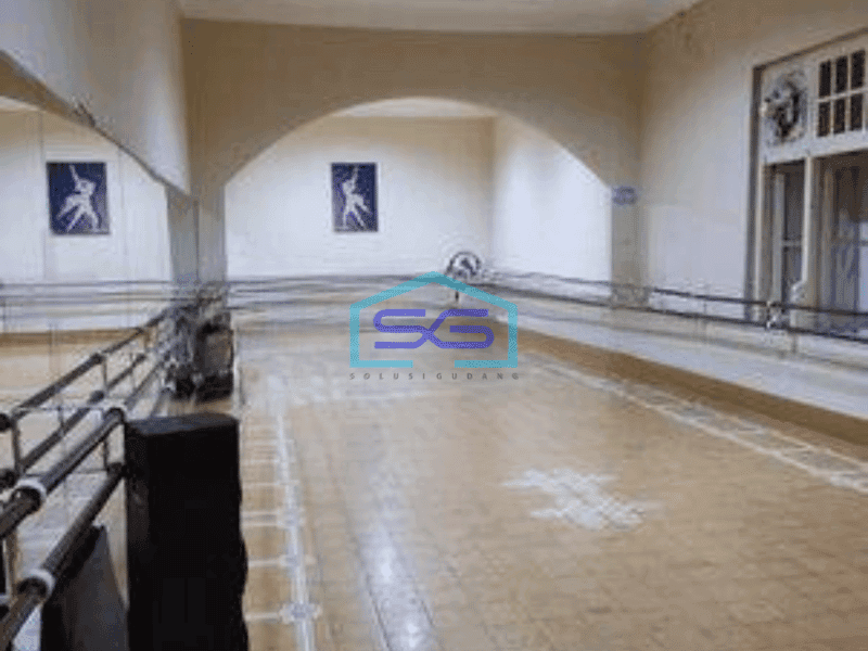 Disewakan Ruang Usaha Kantor Strategis siap pake Di mainroad Riau Bandung