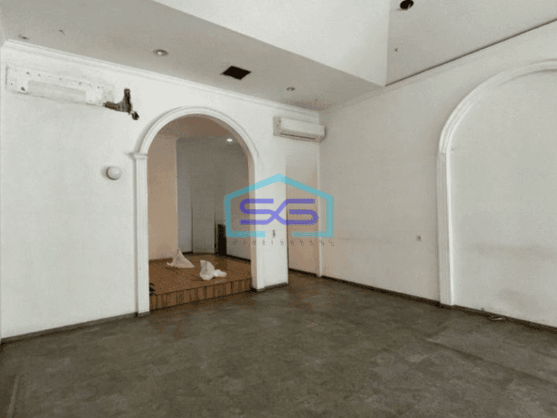 Disewakan Ruang Usaha 3.5 Lantai di Gandaria Jakarta Selatan LT 318m2