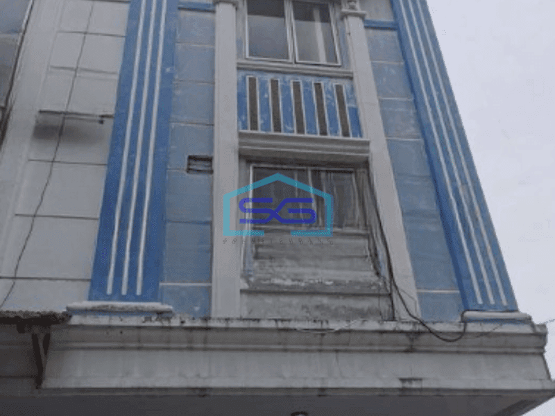 Disewakan Ruko 3 Lantai di Kebon Jeruk Jakarta Barat Luas Tanah 135 m² Harga Nego