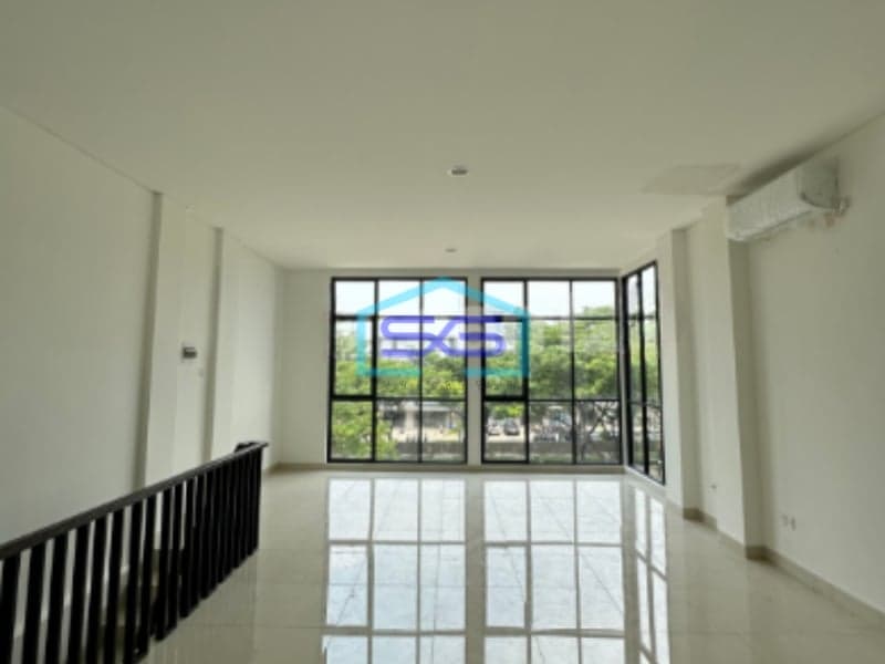 Disewakan Ruko Baru Enchante BSD Tangerang Hadap Jalan Raya LB 143m2
