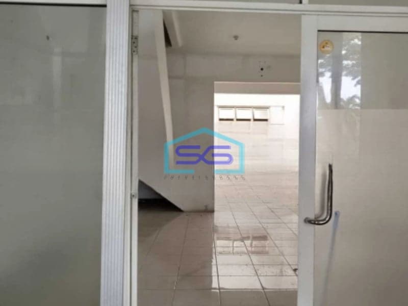 Disewakan Ruko Luas Bangunan 120 m² Lokasi Kota Baru Parahyangan Bandung