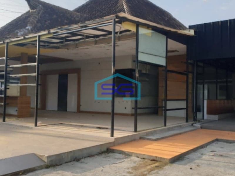 Disewakan Ruang Usaha Strategis Akses Jalan Lebar Dekat Solo Paragon LB 400m2