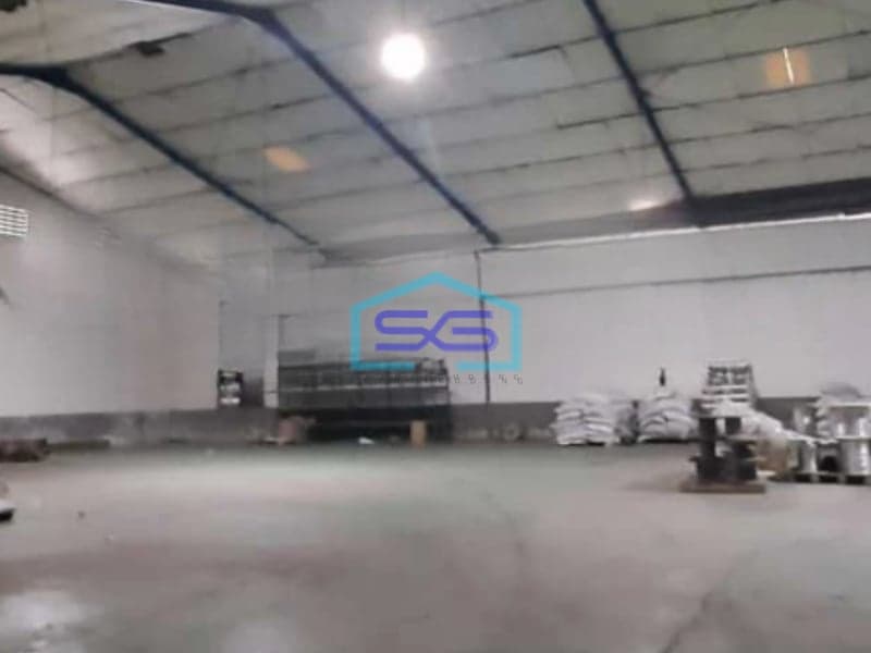 Dijual Gudang Ada Kantor Siap Pakai Luas Bangunan 2600 m² di Semarang