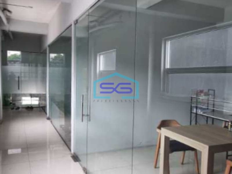 Disewakan Ruko Luas Tanah  300 m²  Lokasi di Pluit Jakarta Utara