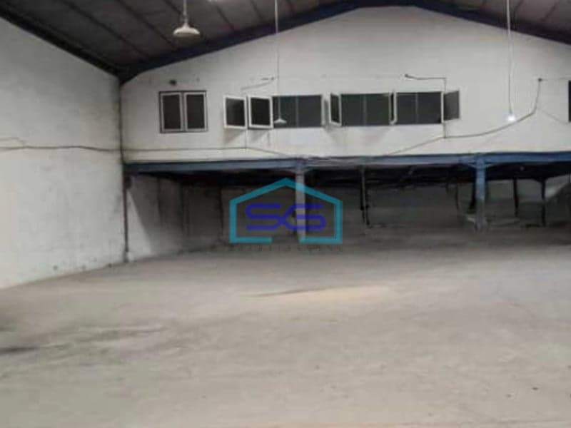 Dijual Gudang Luas Bangunan 4900 m² Lokasi Bebas Banjir di Karang Tengah Tangerang
