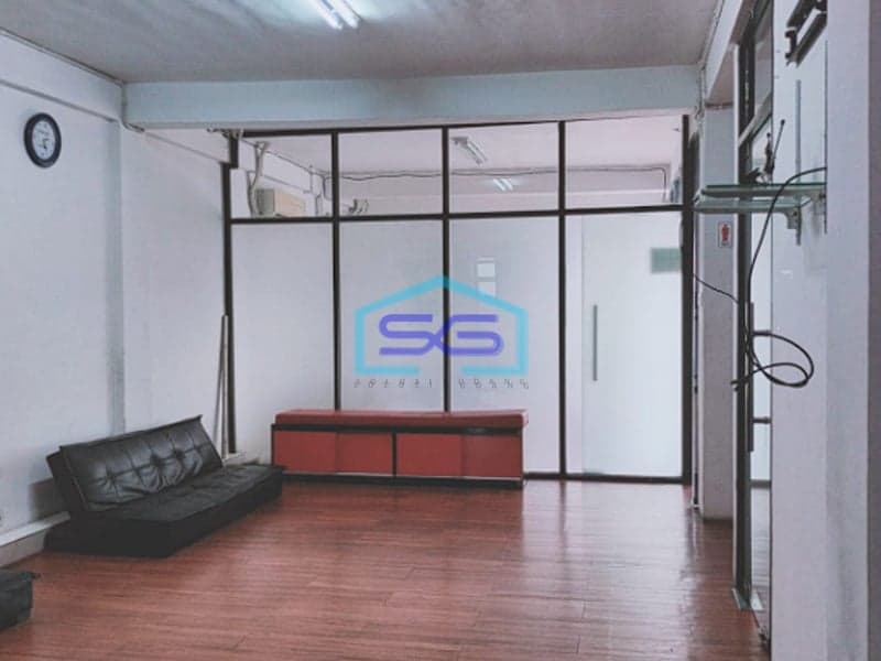 Dijual Ruko 3,5 Lantai Dengan Bonus Bisnis  di Jl. R. Sukamto, Palembang LB 1476m2