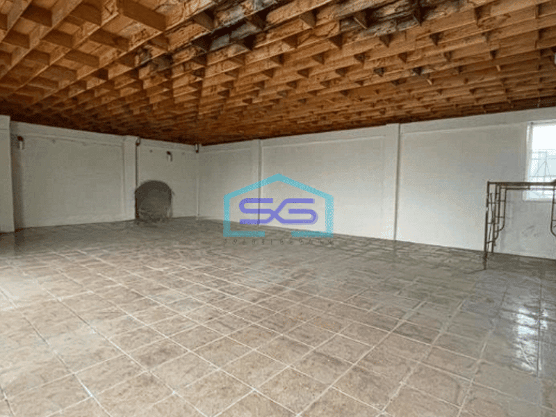 Disewakan Ruko Besar Siap Pakai Parkir Luas Letak di Pinggir Jalan LT 815m2 di Yogyakarta