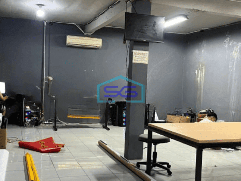 Disewakan Gudang Luas Bangunan  300 m² di Karang Tengah Tangerang