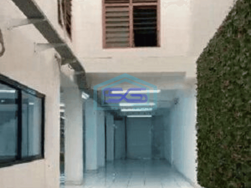 Dijual Rumah dan Gudang , Ada Lift di Kota Jakarta Barat