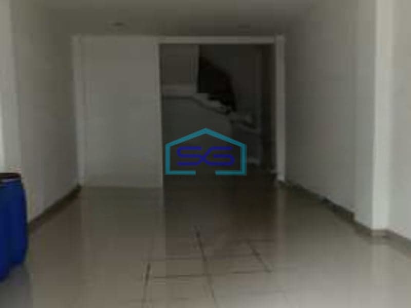 Disewakan Ruko 3 Lantai luas Bangunan 225 m² Lokasi Teluk Naga Tangerang