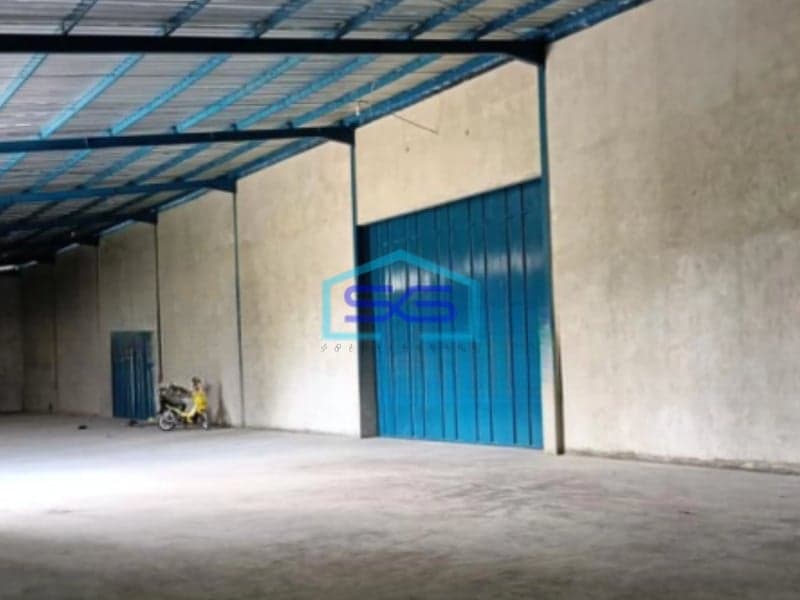 Disewakan Gudang Luas Bangunan 1650 m² Lokasi Pinggir Jalan Raya Mejobo Kudus Jawa Tengah