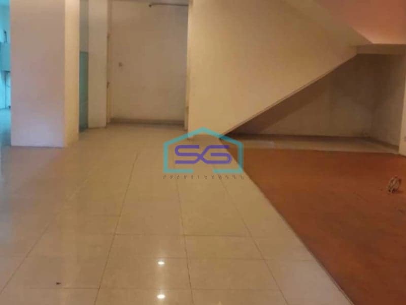 Disewakan Ruko 4 Lantai Lokasi Strategis Cocok Untuk Investasi Usaha di Solo LB 773m2