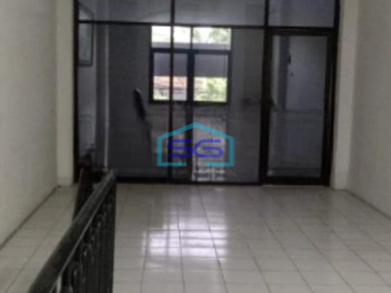 Disewakan Ruko Lokasi Strategis 3 Lantai Lokasi di Surabaya