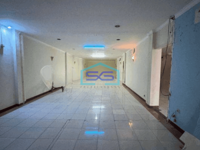 Disewakan Ruko 3 Lantai ( ada 2 Unit Bisa Gandeng ) di Cinere Jakarta Selatan Luas 100m2