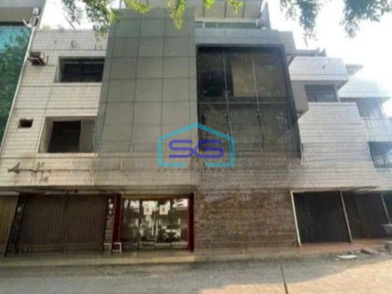 Disewakan Ruko di Harmoni Jakarta Pusat Luas Bangunan 450 m²