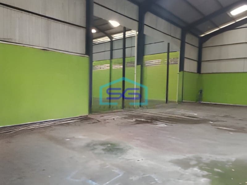 Disewakan Gudang Luar Kawasan Strategis Luas Parkiran Kontainer di Karawang LB 1000m2