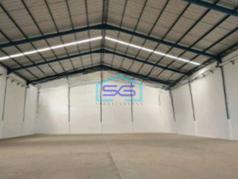 Dijual Gudang Luas Tanah  1426 m² Akses Container di Waru Surabaya