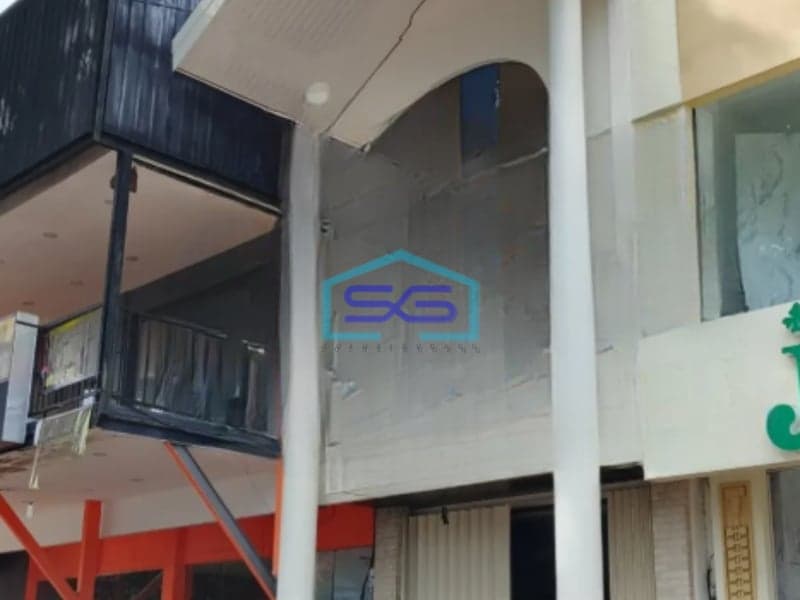 Disewakan Ruko Luas Bangunan 145 m² Lokasi Strategis di Klojen Malang