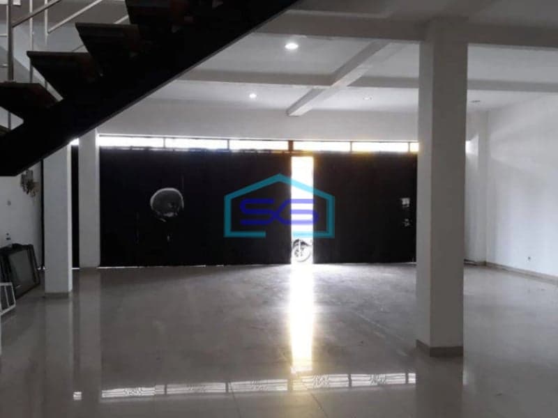 Disewakan Ruko Murah Tepi Jalan Cocok Usaha Dan Kantor Area Mantrijeron Yogyakarta LT 300m2