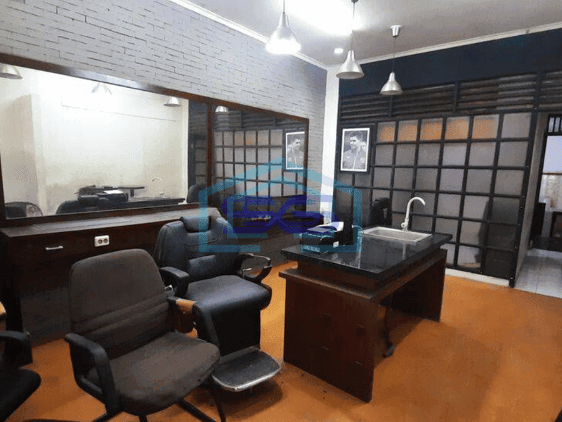 Disewakan Ruko dipinggir jalan kebagusan Jagakarsa cocok untuk usaha kantor/gudang