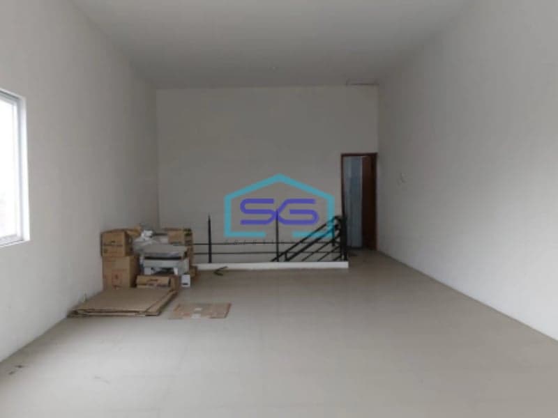 Dijual Cepat Ruko Strategis 3 Lantai Harga OK di Jl Yosodipuro Solo LB 127m2