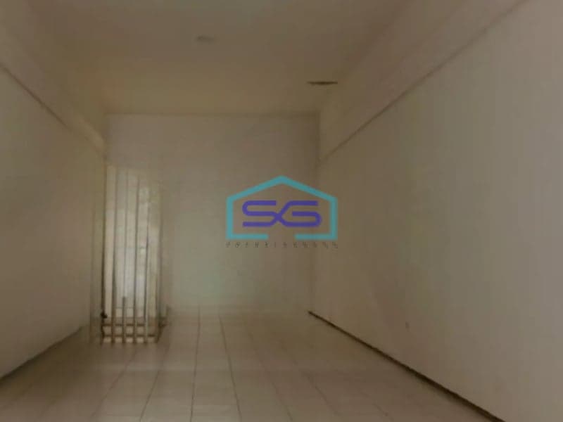 Disewakan Ruko Luas Bangunan 145 m² Lokasi Strategis di Klojen Malang