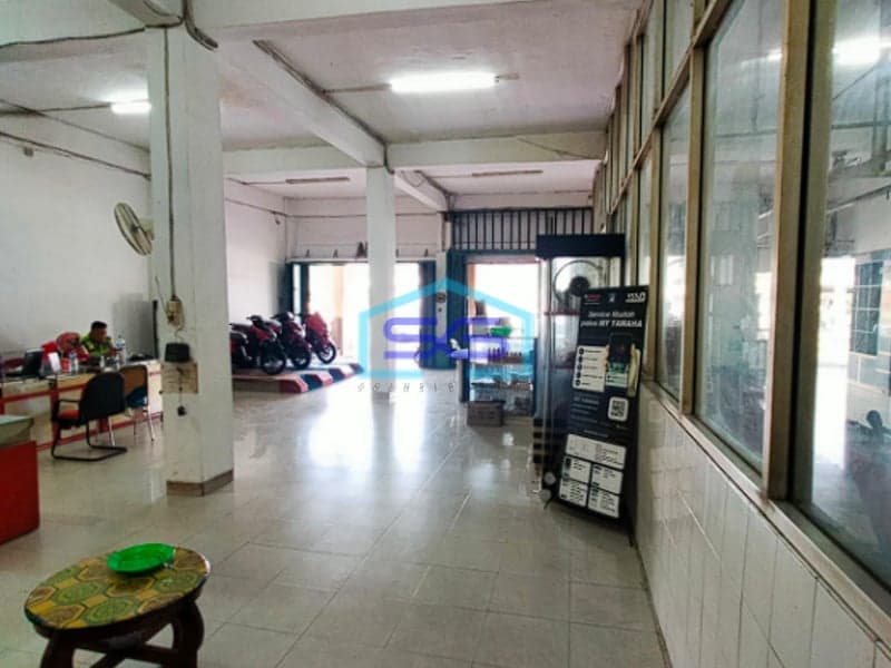 Disewakan Ruko di Jalan Mayjen H.M Ryacudu Ampera Simpang Flyover Palembang LB 780m2