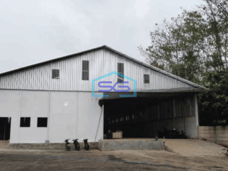 Dijual Gudang Pabrik Furniture Lokasi di Jepara Luas Tanah 16000 m