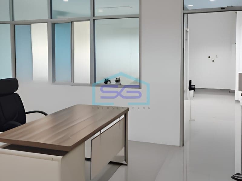 For Sale: Spacious Shophouse, Building Area 206 m², Located in Kelapa Gading, North Jakarta