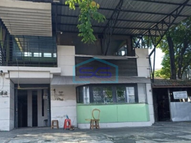 出租商铺店屋市中心斯里维加亚拉雅区南三宝垄，中爪哇 建筑面积406平方米