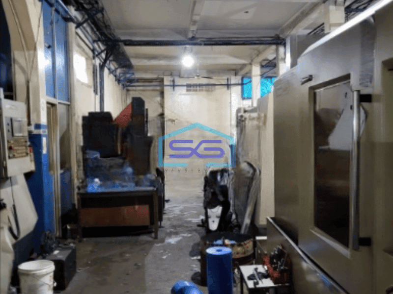 Dijual Cepat Pabrik Lokasi Strategis di Pinggir Jalan Raya Cengkareng Jakarta Barat