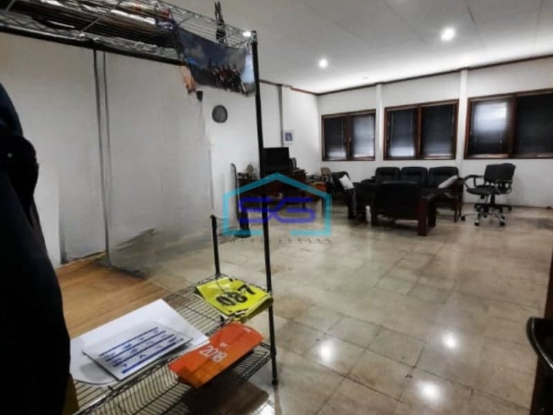 Dijual Gedung Kantor di Luas Bangunan 175m2 Lokasi Strategis di Kemayoran Jakarta Pusat